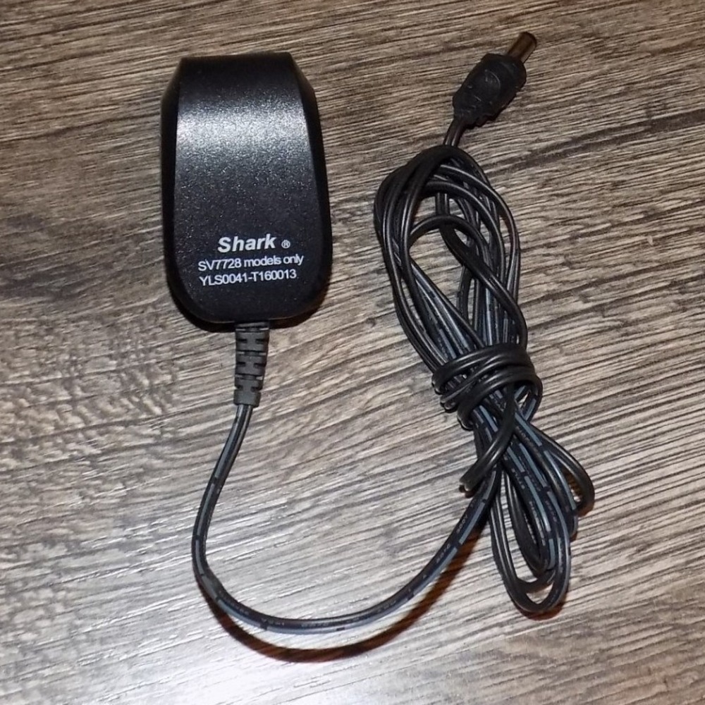 Shark AC Adapter SV7728 Cordless Vacuum Charger Black Good YLS0041-T160013 16V‎